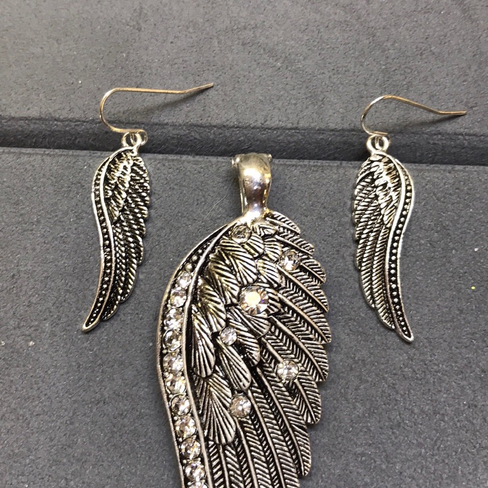 Angel Wing Pierced Earrings silver/Black fashion - Picture 4 of 5